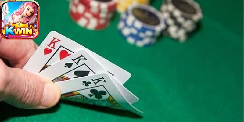 Hình ảnh giao diện ba lá kwin trên điện thoại thông minh hiện đại